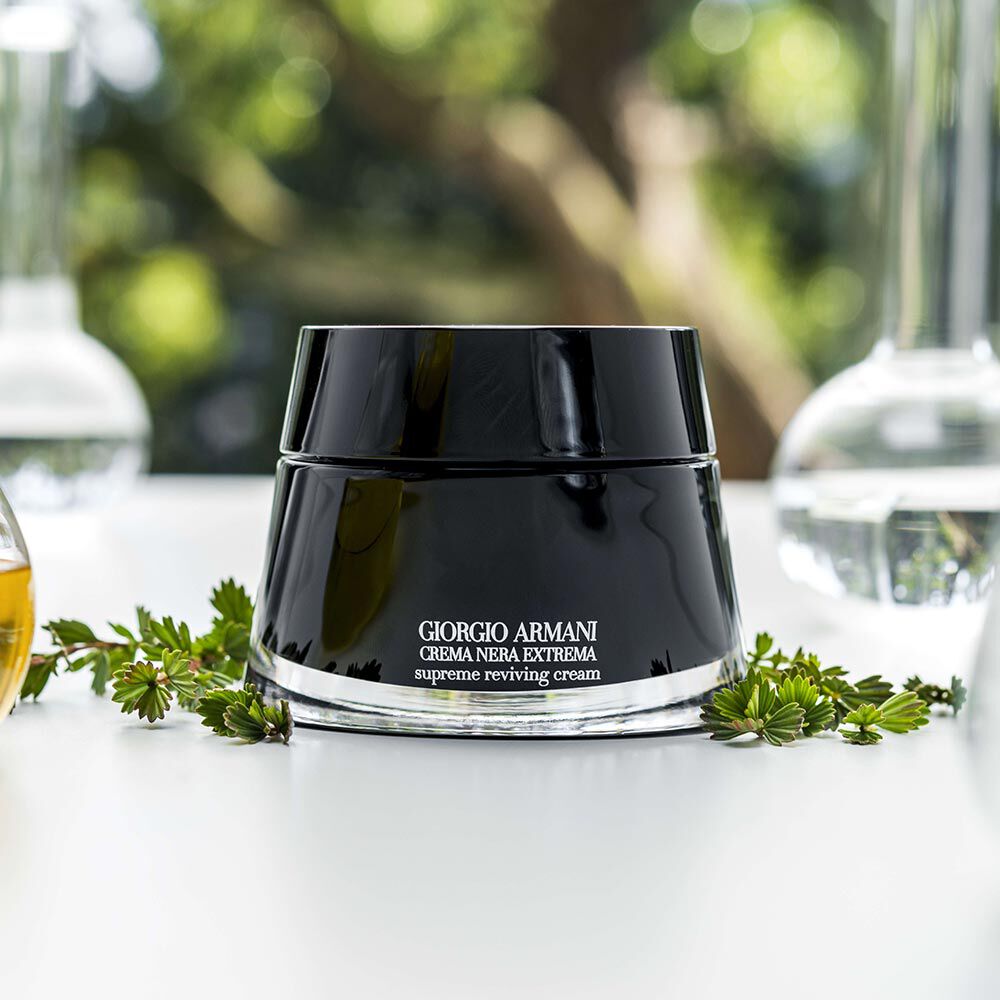 Giorgio armani crema nera store
